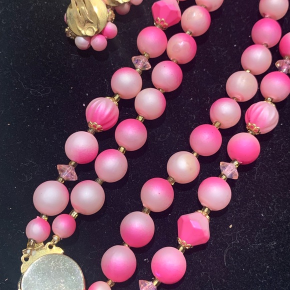 STUNNING 2 STRAND VINTAGE NECKLACE WITH CLIP EARRINGS - Picture 4 of 6